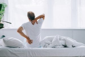 Πώς συνδέονται οι ασυμμετρίες στο σώμα με τον χρόνιο πόνο; - Human Kinetics σκολίωση, κύφωση, λόρδωση πόνος
